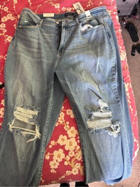NWT Judy Blue Light Blue Distressed Ladies in the 90’s High Waist Jeans Size 24W